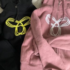 2 TNA hoodies worn barely. Very good condition. 2 for 75$
